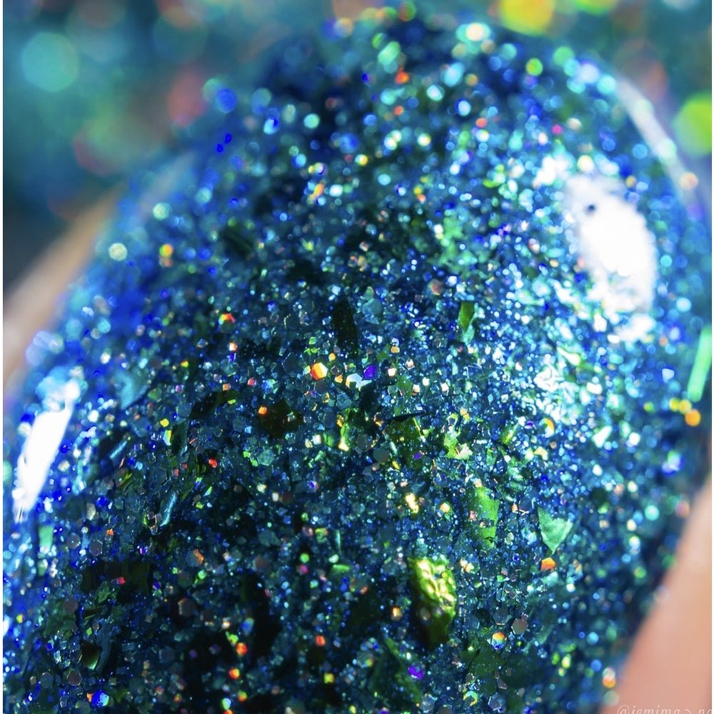 Beaux Rêves Lacquer | Frutiger Aero