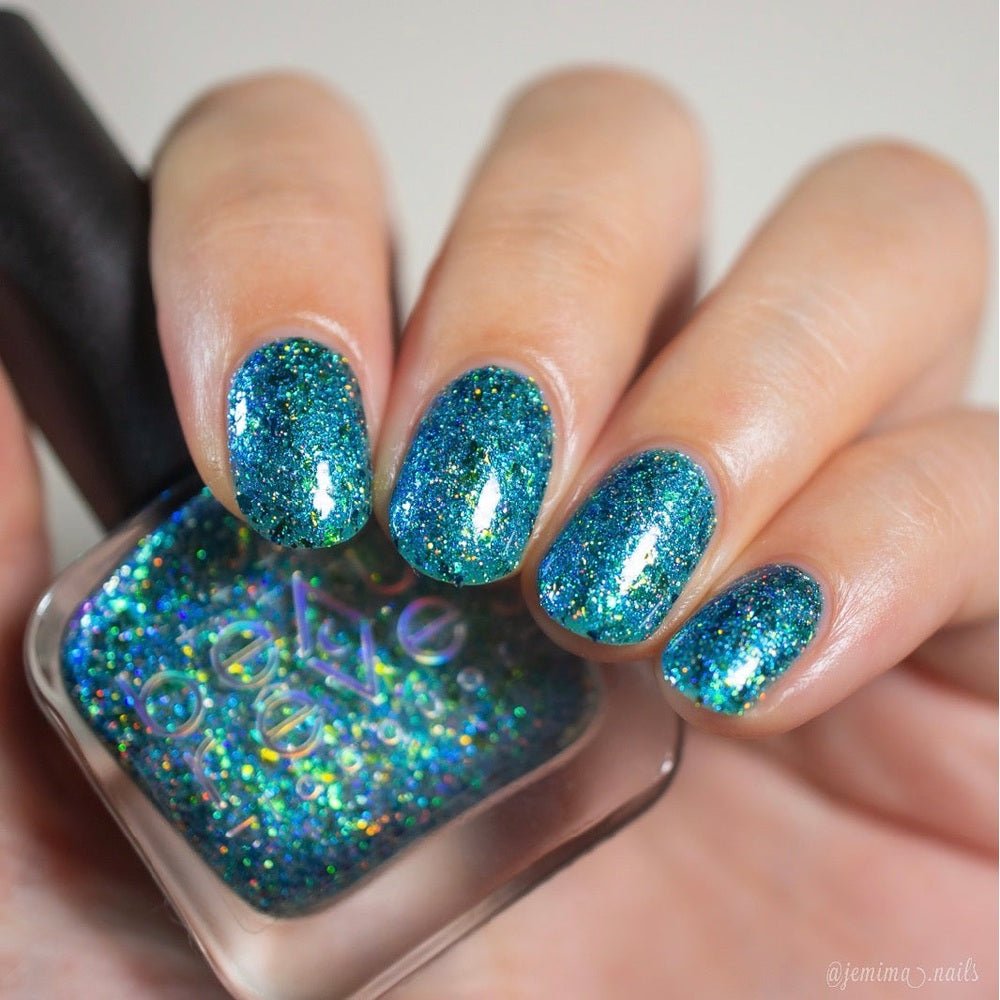 Beaux Rêves Lacquer | Frutiger Aero