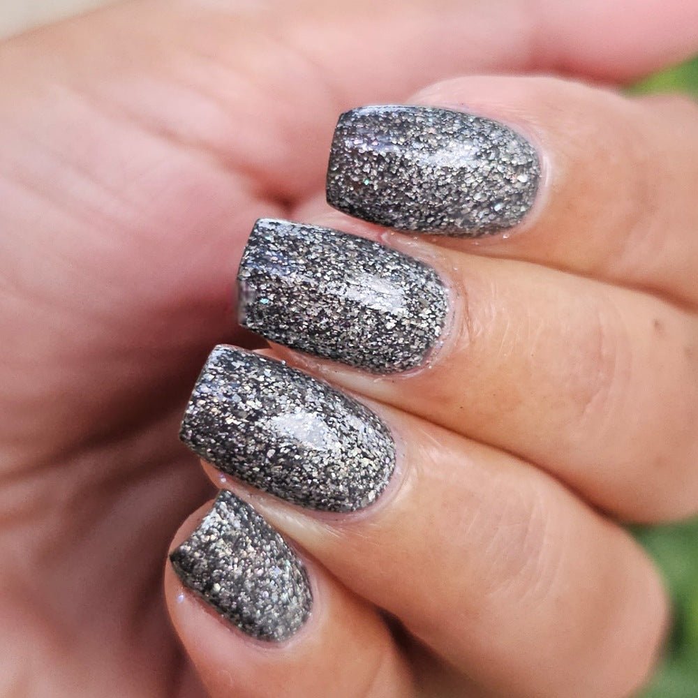 Red Eyed Lacquer | Im Trying Really Hard Not To Connect To People Right Now