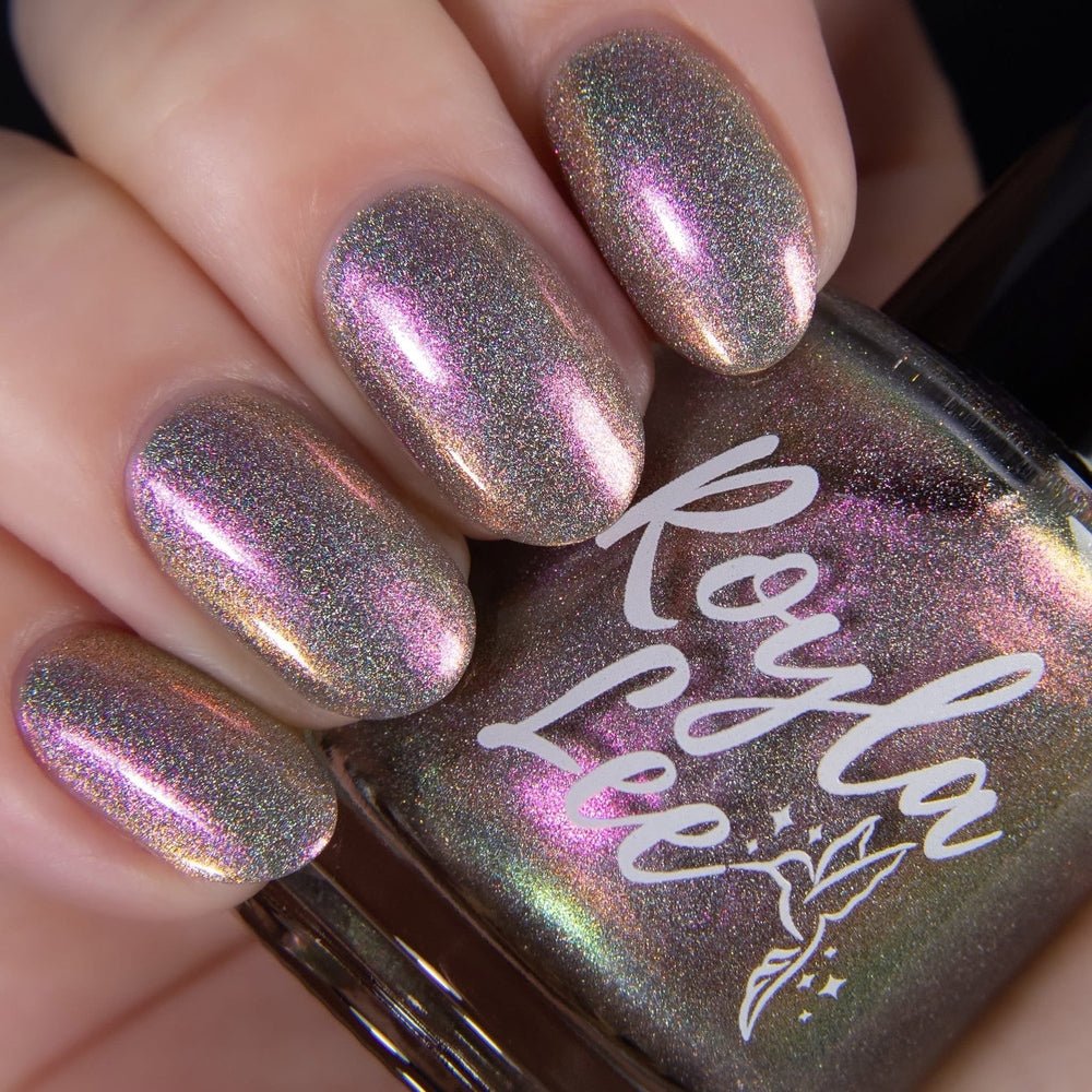 Royla Lee | Live, Laugh, Lurk