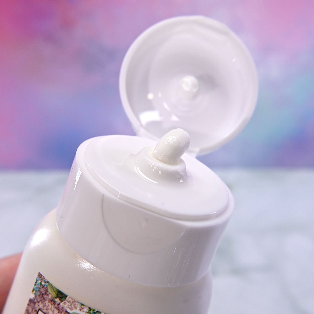 Unicorn Magic Skincare | Deluxe Liquid Gold Honey Handcreme scented in sour skittles